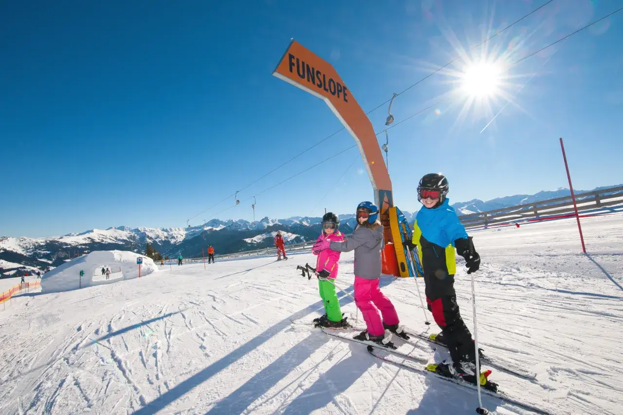 Narty Włochy z dziećmi: Jak wybrać ośrodek i skorzystać z "dziecko gratis"?