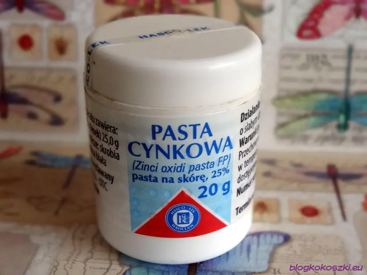 Maść cynkowa na pryszcze: Hit czy mit? Jak stosować dla efektów?