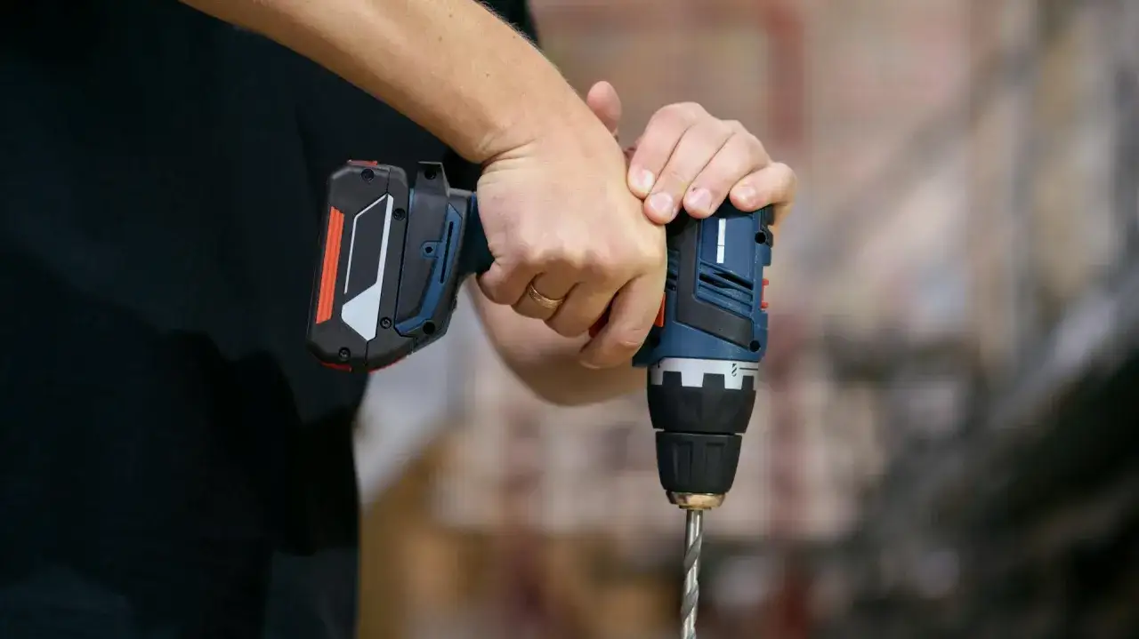 Wkrętarka AEG czy Makita? Wybierz idealną do domu lub na budowę!