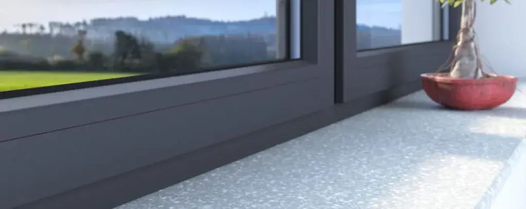 Jakie parapety wewnętrzne najlepiej pasują do okien antracytowych?