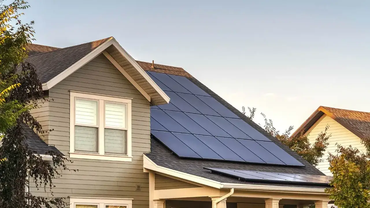 Opinie o elektrowniach słonecznych: co warto wiedzieć przed zakupem