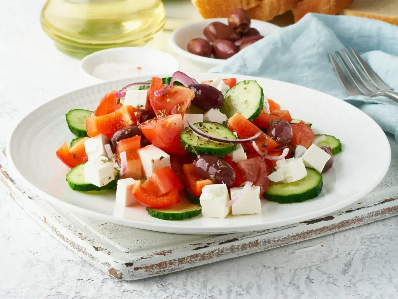 Grecka sałatka Horiatiki: bez sałaty? Autentyczny przepis!