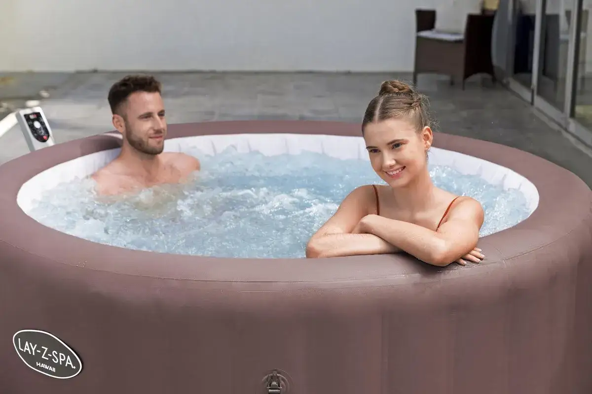 Jacuzzi ogrodowe Lay-Z-Spa: Jak wybrać idealne? Poradnik
