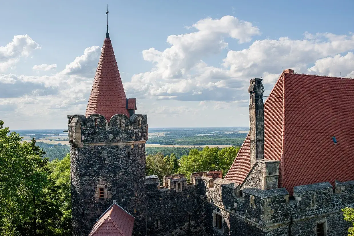 Zamek Grodziec: Planuj wizytę w perle Dolnego Śląska na wulkanie