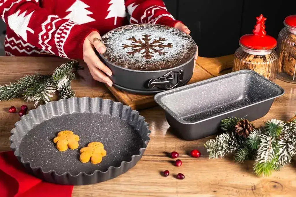 Jak zrobić tortownicę z kominem i uniknąć problemów z pieczeniem