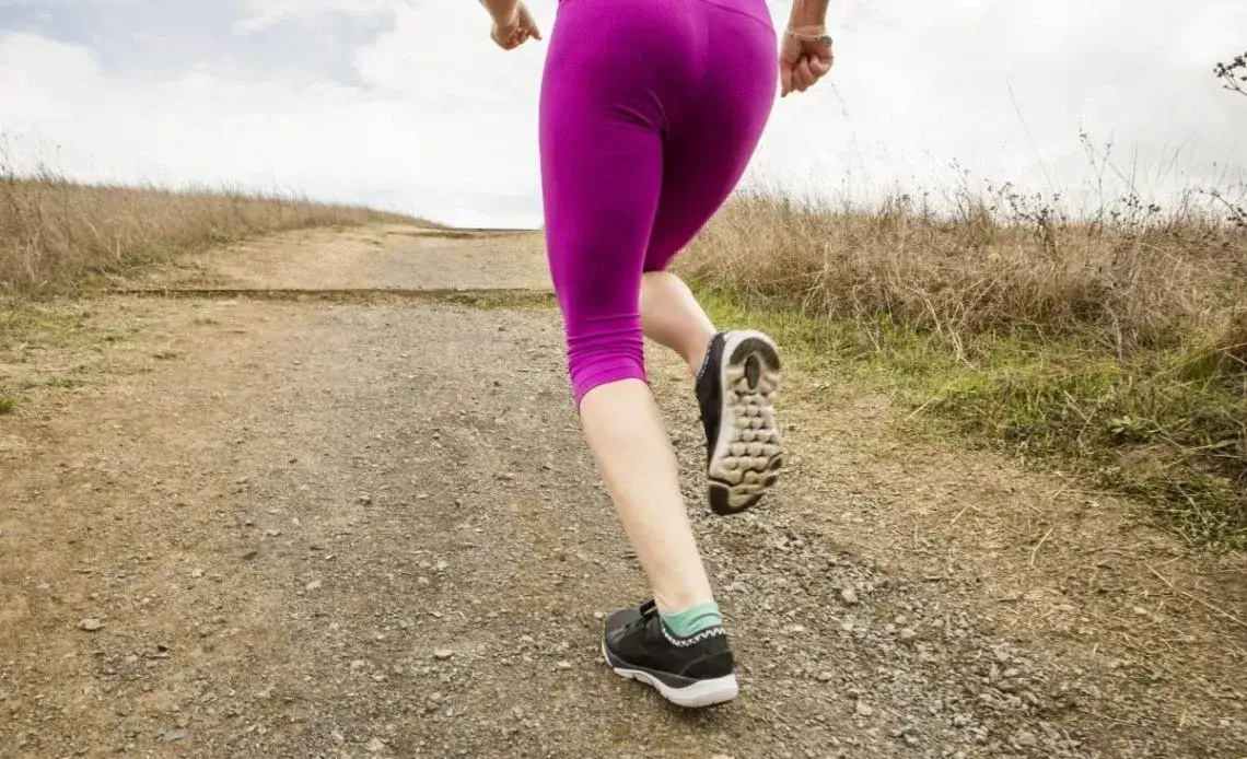 Czy bieganie likwiduje cellulit? Poznaj prawdę i plan!