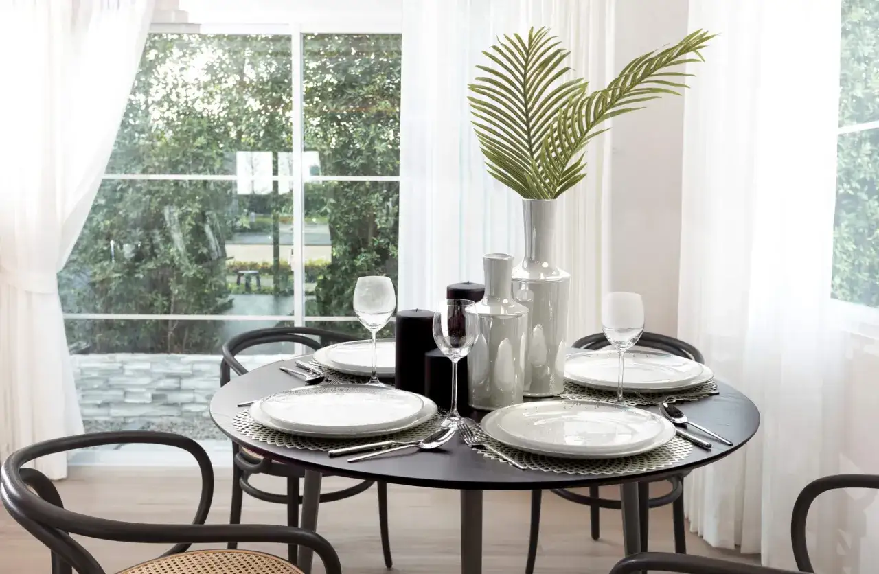 Jak okleić okrągły stół bez zmarszczek? Kompletny poradnik