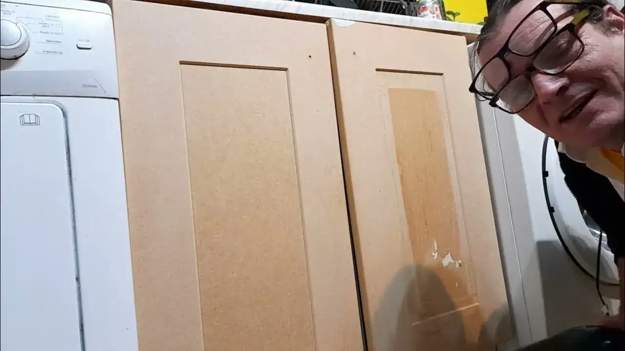 Jak zdjąć okleinę z mebli – proste kroki, które musisz znać