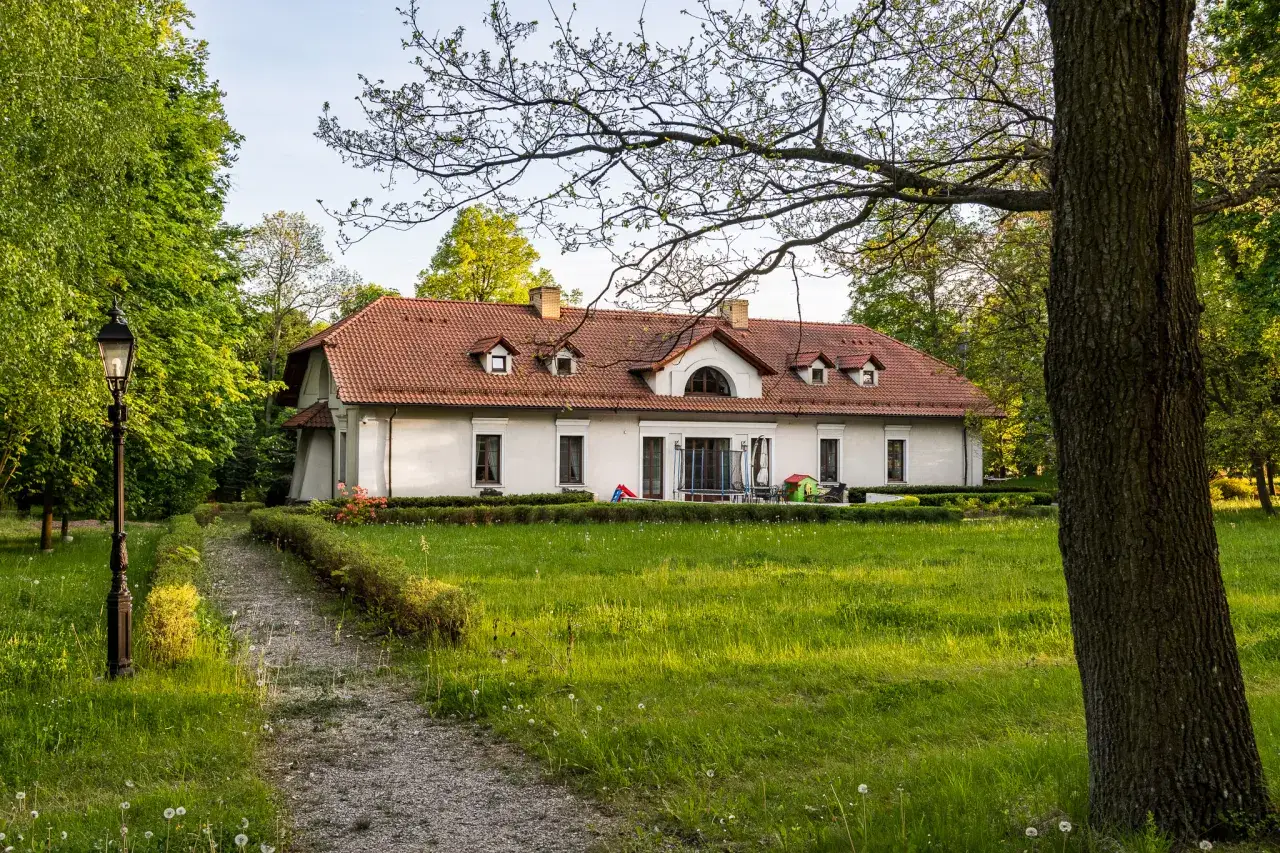 Dworek w Odonowie: XIX-wieczny urok, idealny na wesele i relaks