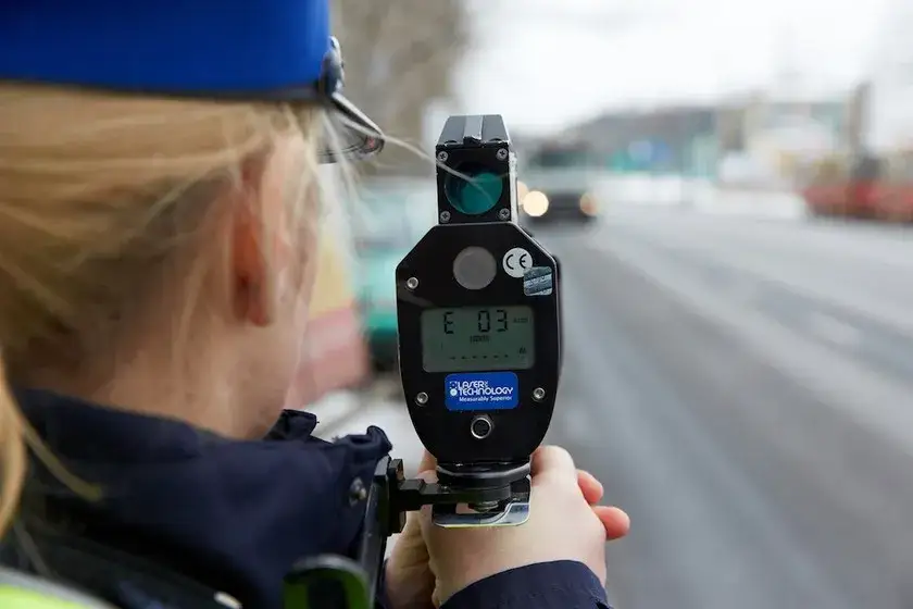 Odległość pomiaru prędkości przez policję: Mity vs. fakty
