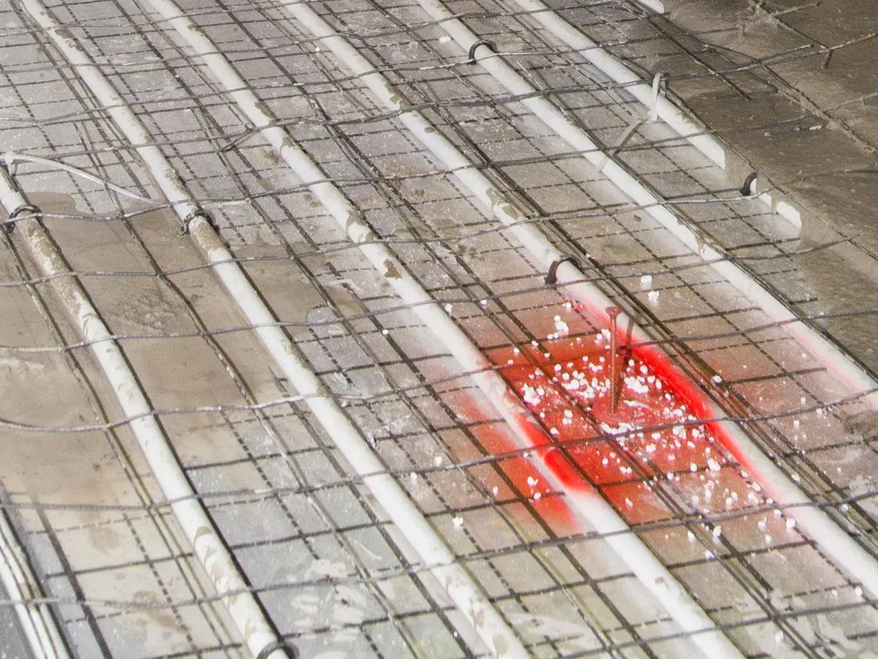 Ile metrów rury na ogrzewanie podłogowe? Sprawdź, ile potrzebujesz