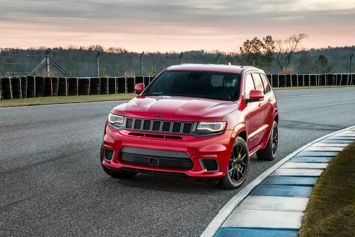 Ile kosztuje jeep grand cherokee? Ceny nowych i używanych modeli
