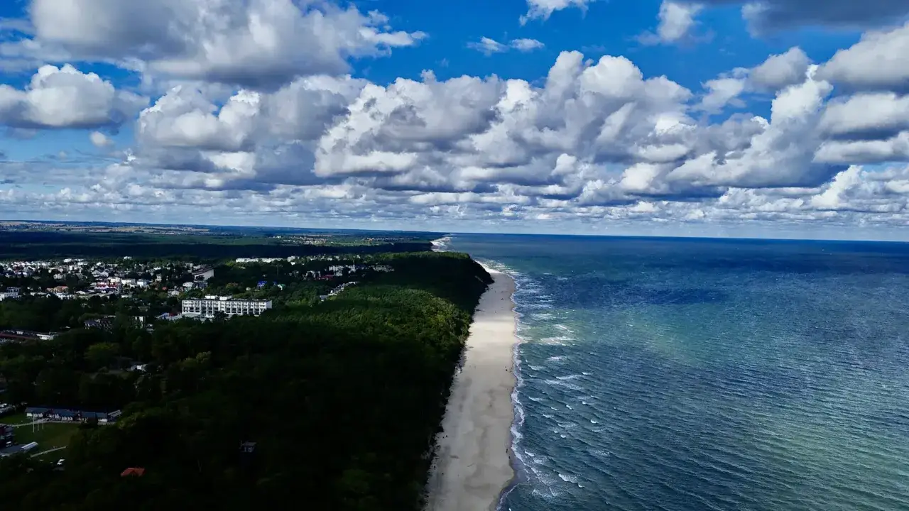 Jastrzębia Góra czy warto jechać? Odkryj ukryte skarby tej miejscowości
