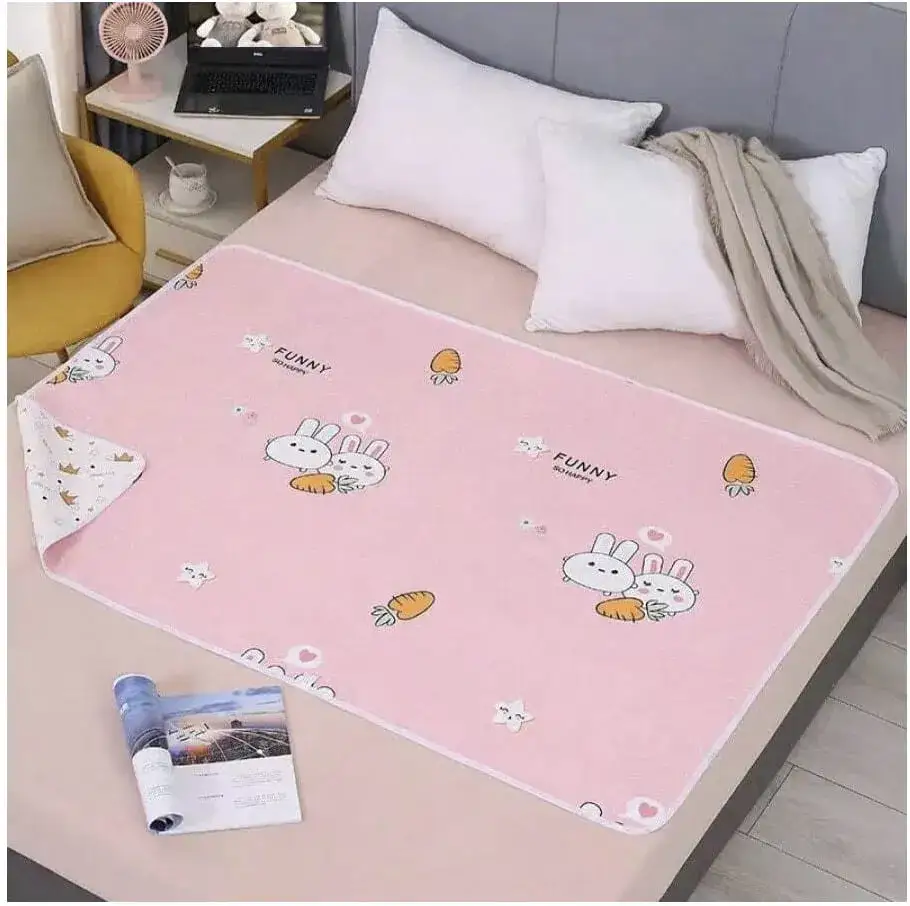 Mata pod prześcieradło dla dzieci: czy to koniec z mokrymi nocami?