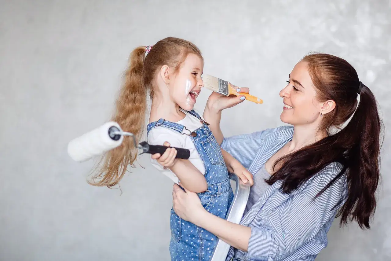 Jaką farbę do pokoju wybrać, by zapewnić bezpieczeństwo i styl?