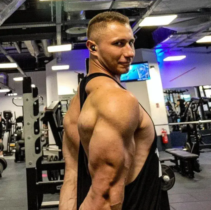 Ile kalorii spalisz w 30 minut tabaty? Efektywność i porady dla każdego