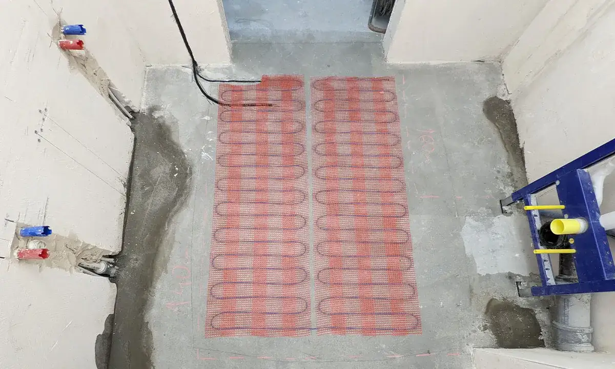 Jak wybrać najlepszą matę grzewczą do łazienki? Porównanie, zalety i praktyczne porady