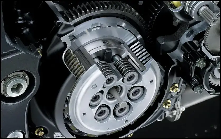 Embrague multidiscos: ventajas y funcionamiento en motocicletas