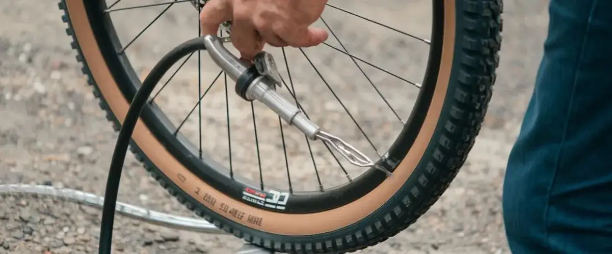 Jak napompować opony w rowerze? Klucz do komfortu i bezpieczeństwa