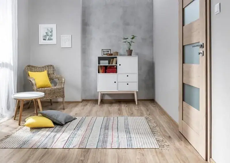 Jak samemu położyć panele podłogowe i uniknąć najczęstszych błędów