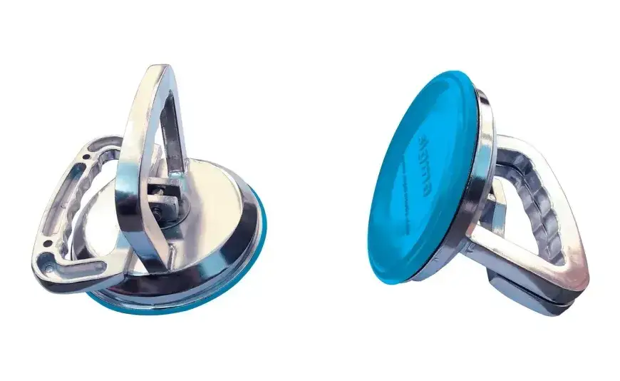 Jak skutecznie przykleić przyssawkę do glazury i uniknąć problemów