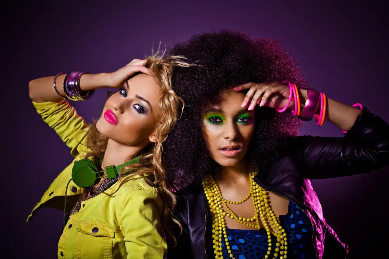 Impreza w stylu lat 80.? Mamy gotowe pomysły i checklistę!