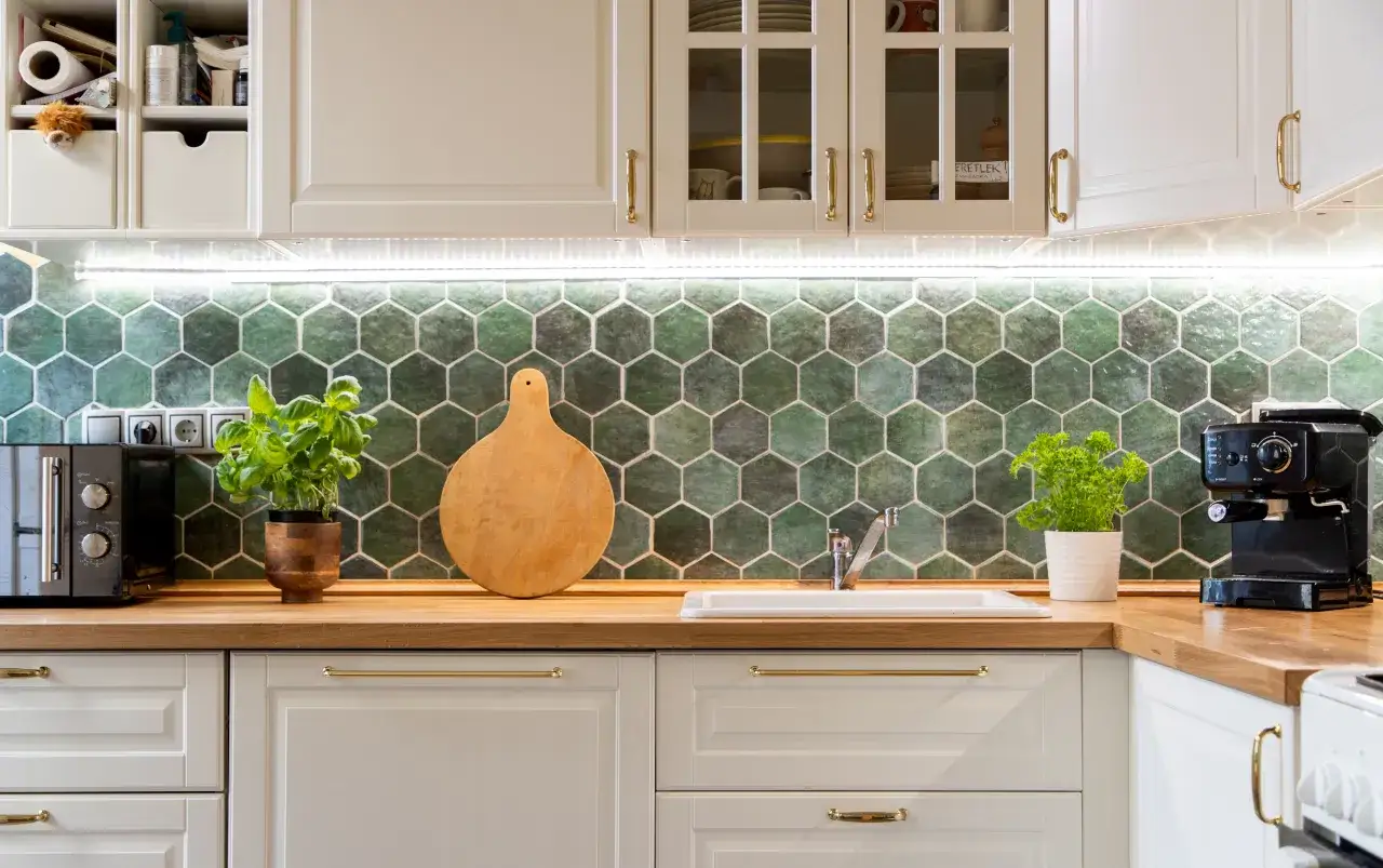 Jakie płytki do kuchni mat czy połysk - uniknij najczęstszych błędów