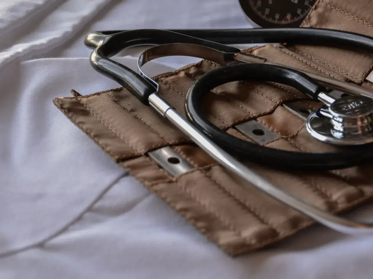 Ubezpieczenie zdrowotne po studiach 4 miesiące – co musisz wiedzieć