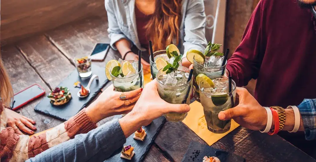 Ile kalorii ma 0.5 wódki? Sprawdź, jak wpływa na dietę