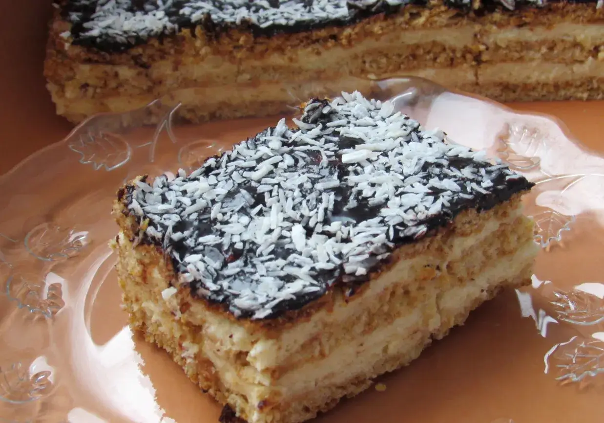 Prosty przepis na ciasto mannowiec, które zachwyci Twoich gości