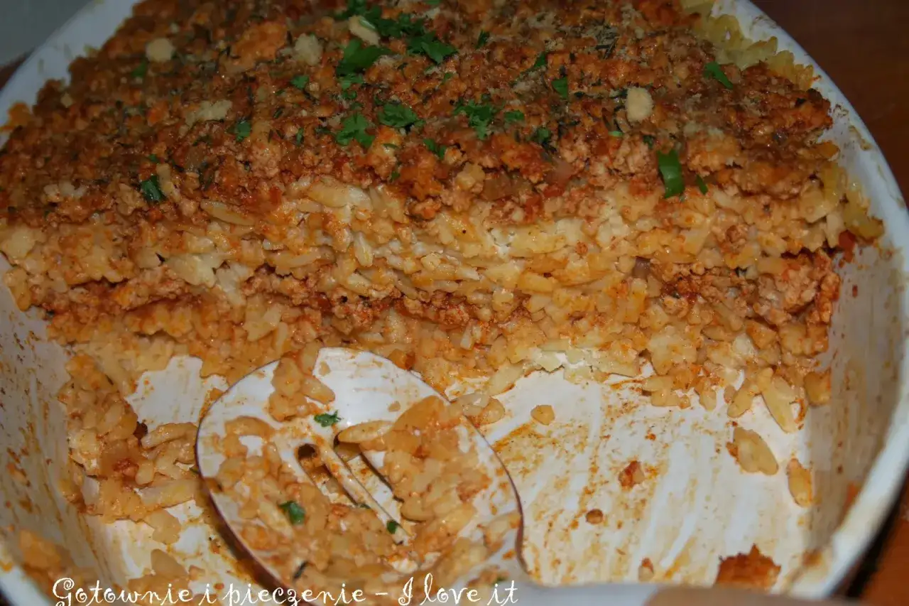 Zapiekanka z makaronem orzo: Kremowy hit! Przepis i porady eksperta