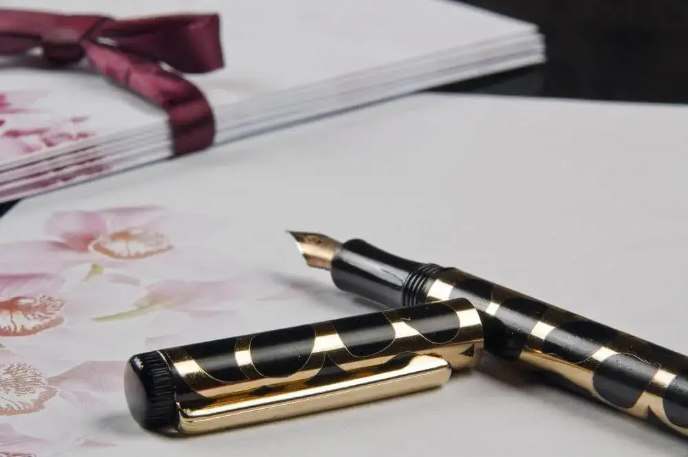 Jak napisać zaproszenie na urodziny dla koleżanek i kolegów, aby zachwycić?