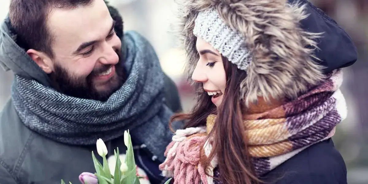 Pierwsza randka: O czym rozmawiać? Uniknij ciszy, oczaruj!