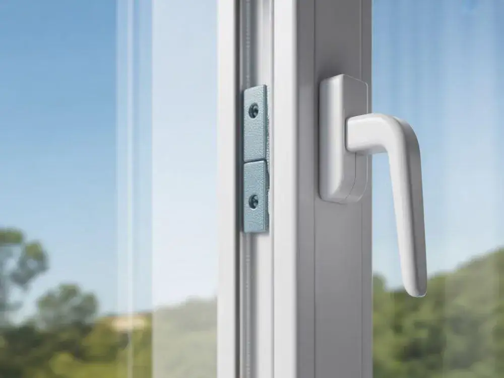 Jak wyjąć skrzydło okna z ramy bez uszkodzeń i stresu