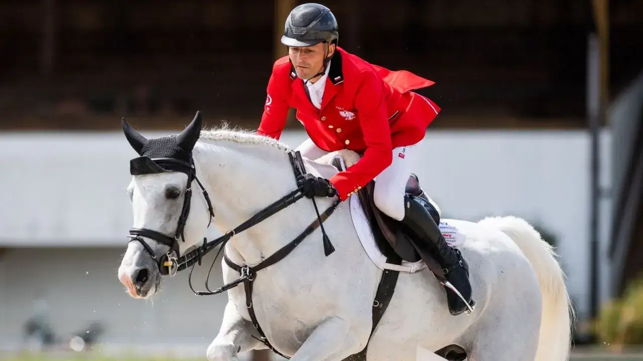 Jeździectwo w TV i online: Gdzie oglądać zawody? Przewodnik