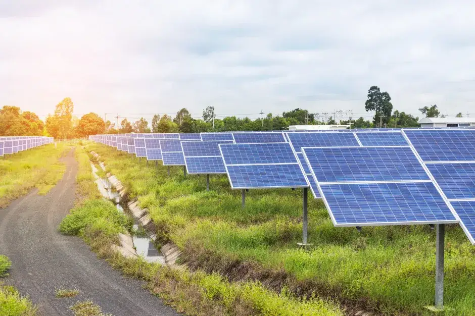 Instalacja OZE co to jest - jak może zmienić Twoje życie na lepsze