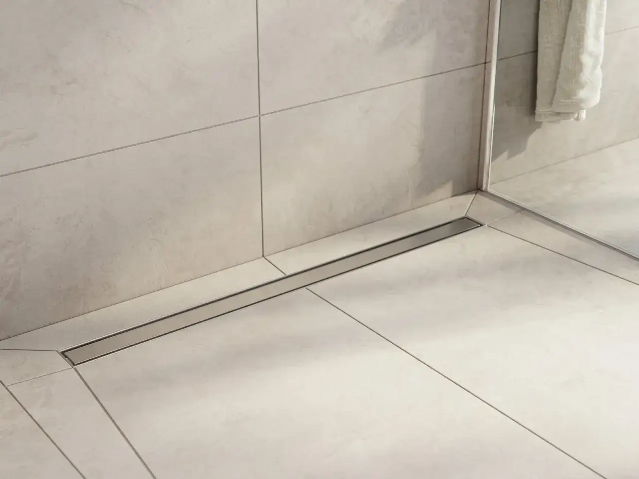 Odpływ liniowy fuga czy silikon – co wybrać, by uniknąć problemów?