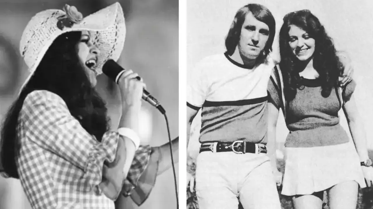 Anna Jantar śpiewa z mikrofonem, a obok niej jej mąż Krzysztof Krawczyk. Ich romans kwitnie.