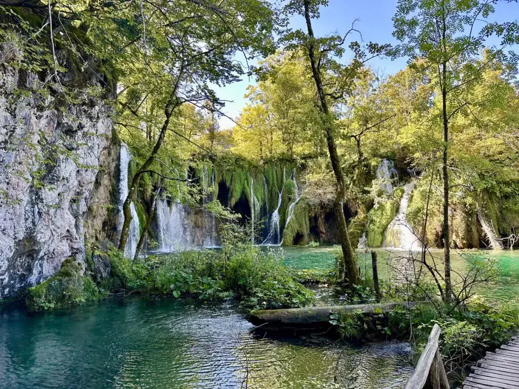 Jezioro Piltwickie - odkryj piękno i tajemnice chorwackiego parku