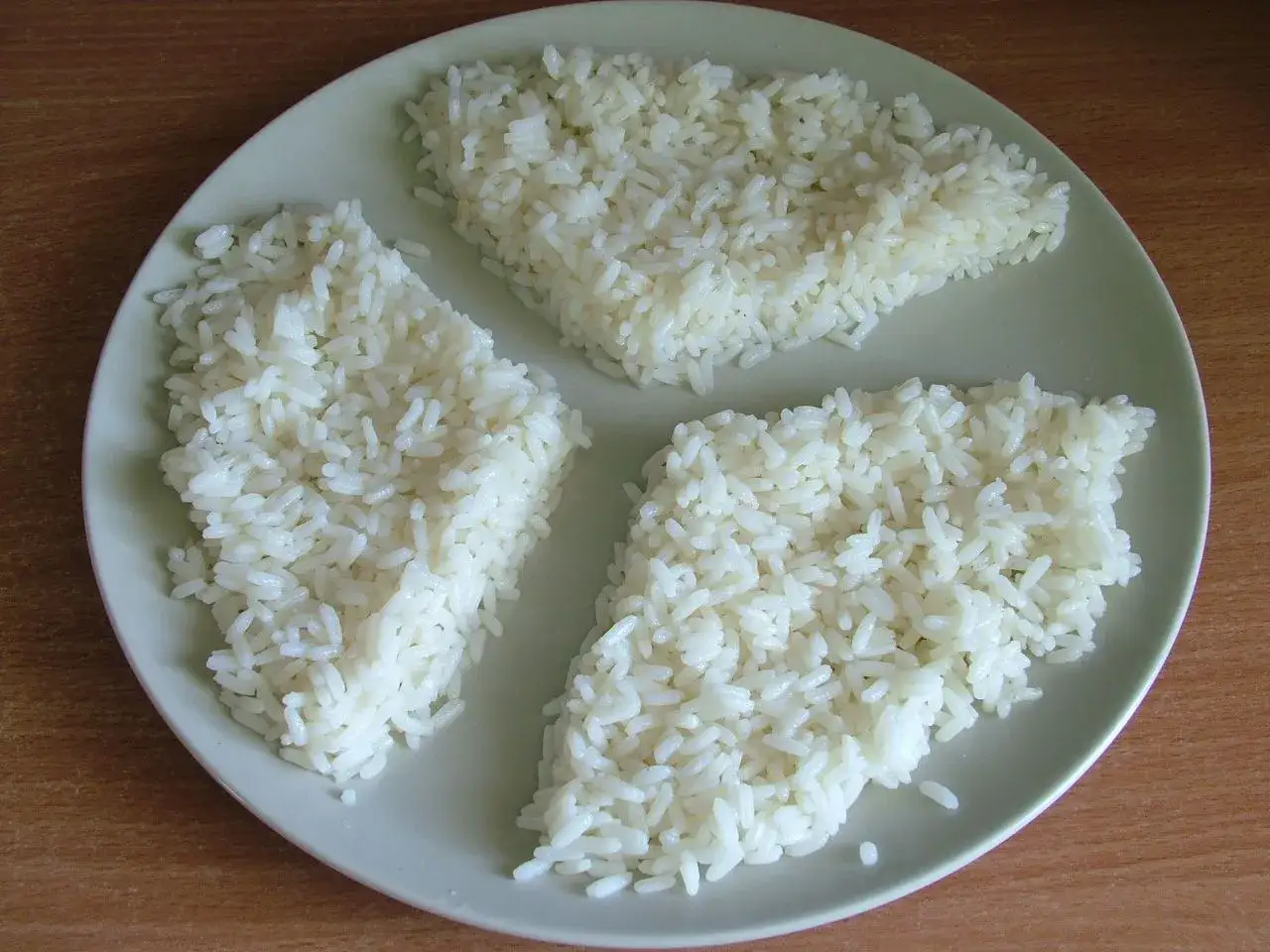 Ryż: ważenie suchego czy mokrego? Precyzyjne liczenie kalorii