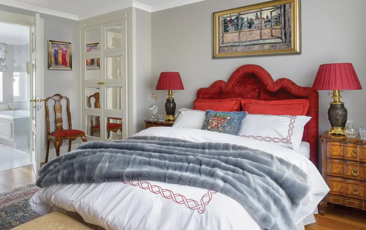 Jak pościelić łóżko w sypialni, by zachwycało każdego dnia