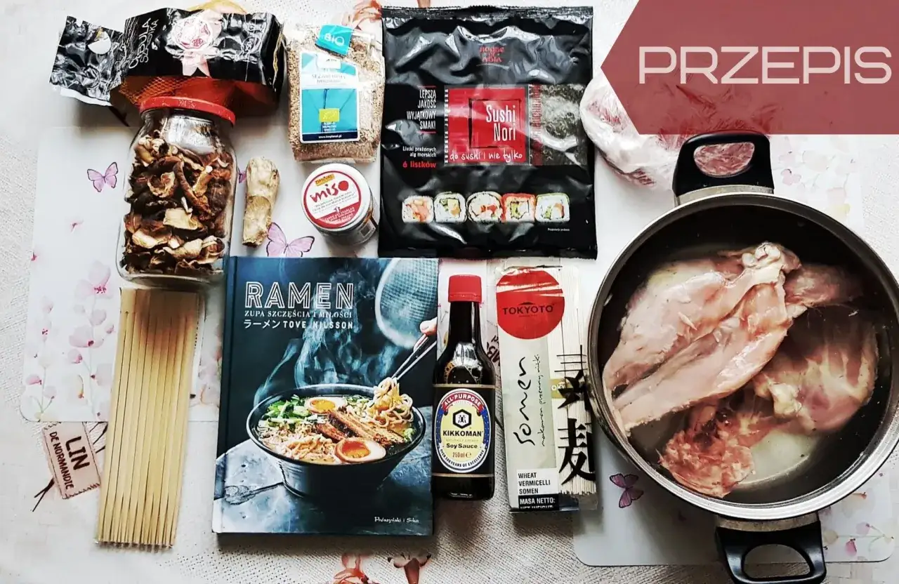 Składniki na pyszny ramen na pierwszy raz: suszone grzyby, nori, sos sojowy, makaron somen, sezam i kurczak do bulionu.