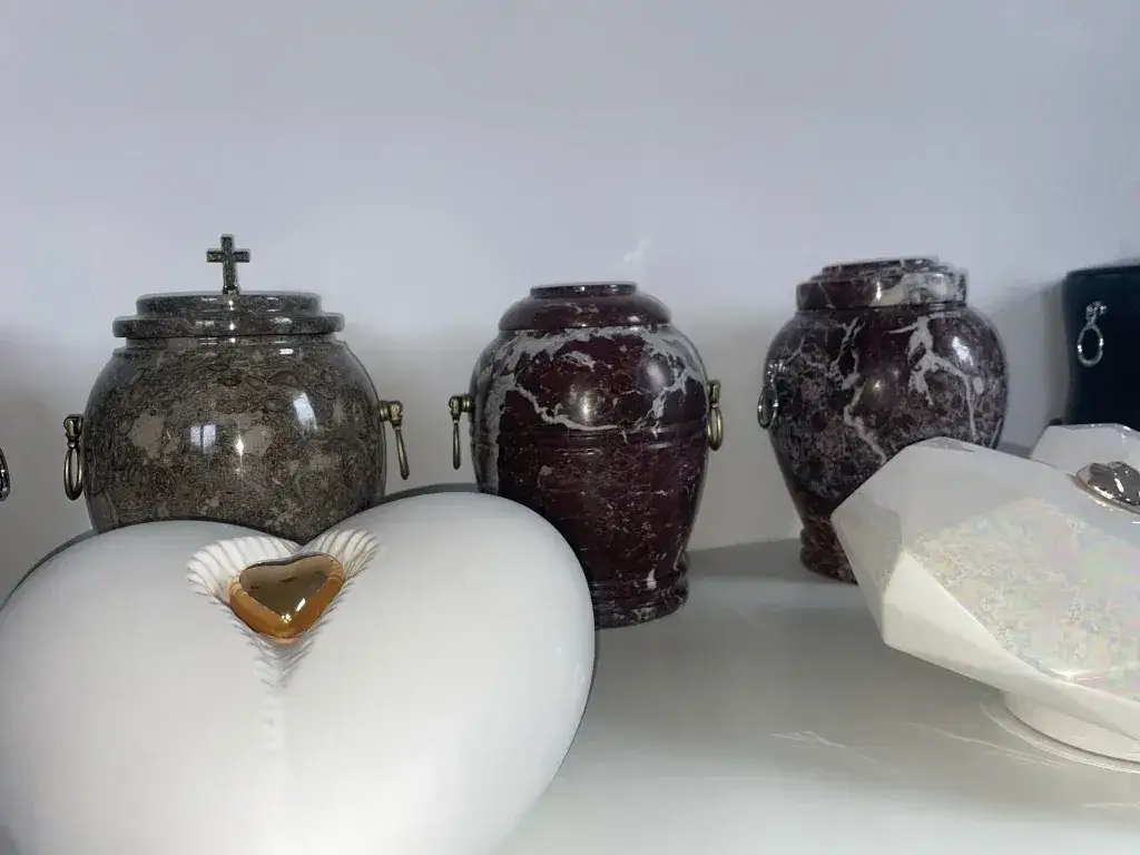 Kremacja co to: Zrozumienie procesu, korzyści i prawnych aspektów