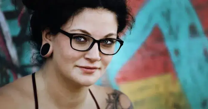 Gdzie można zrobić kolczyk w uchu? Najlepsze miejsca i porady