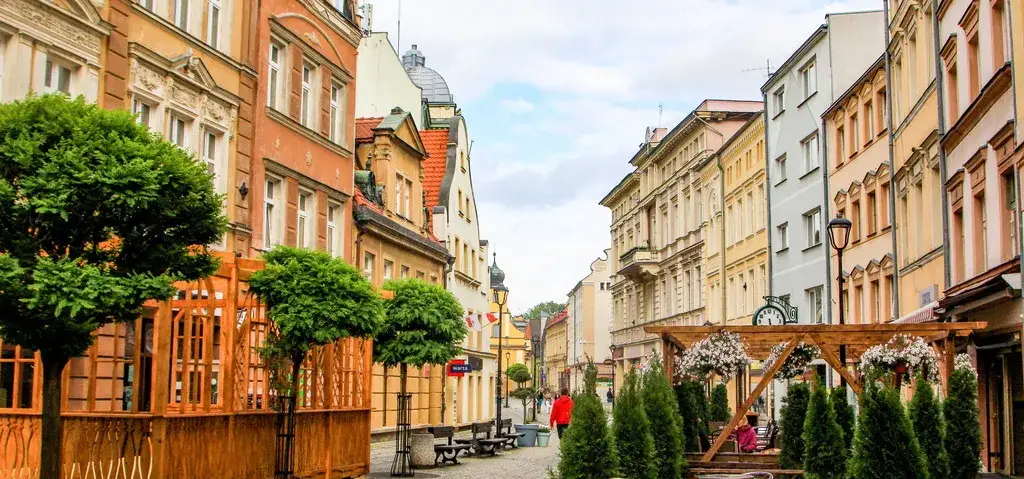 Jelenia Góra co zwiedzać: odkryj ukryte skarby i atrakcje miasta