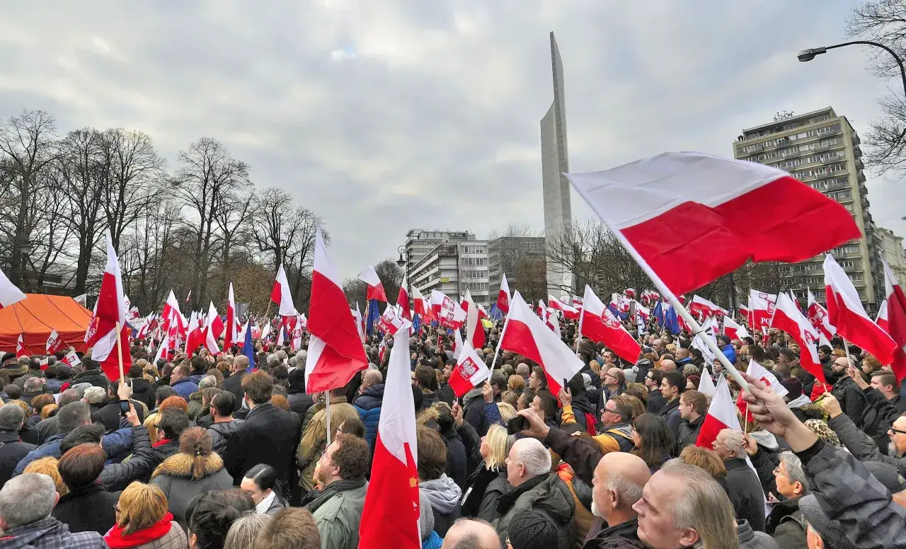 Demokracja to rządy hien nad osłami? Rozszyfruj cytat o Polsce.