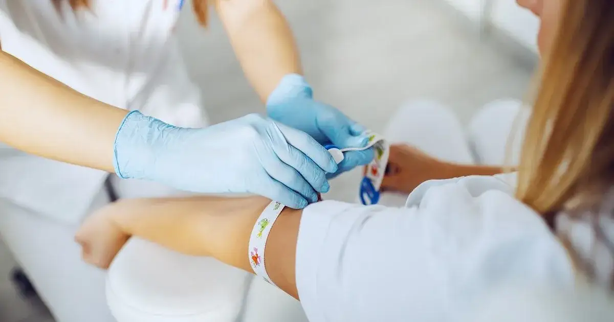 Jakie badania krwi na NFZ są dostępne i jak je uzyskać?