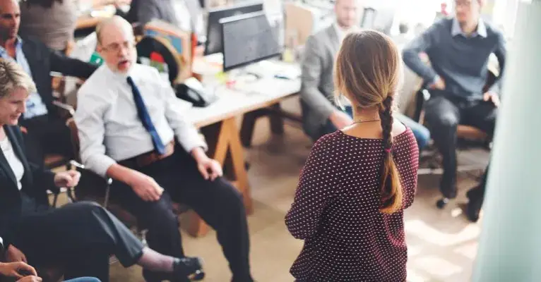 Kołczer kto to jest? Zrozum jego rolę w rozwoju osobistym