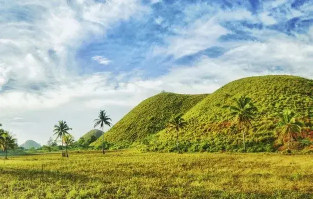 Bohol Filipiny - rajska wyspa z czekoladowymi wzgórzami i plażami