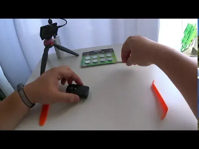 Jak wymienić baterie w kluczyku Toyota Auris - proste kroki i porady